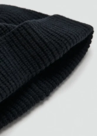 Bonnet en maille côtelée