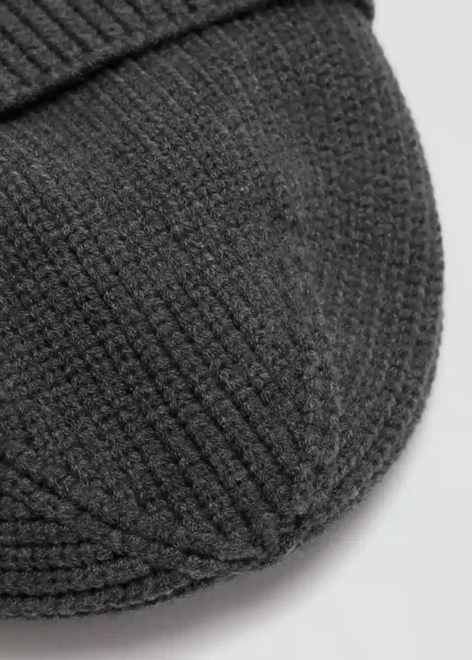 Bonnet en maille côtelée