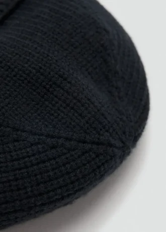Bonnet en maille côtelée