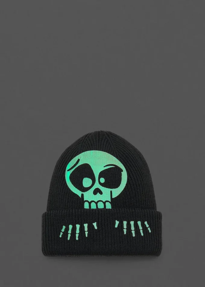 Bonnet en tricot avec motif tête de mort