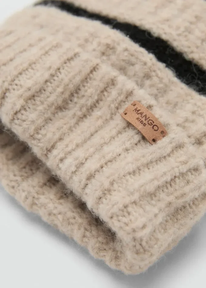 Bonnet en tricot rayé