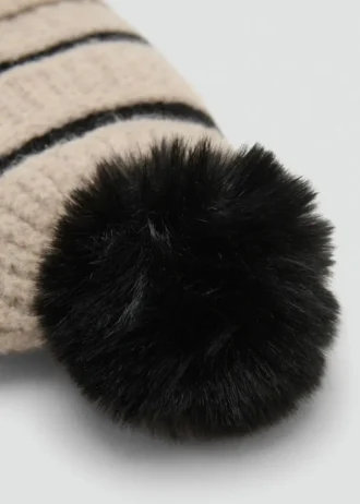 Bonnet en tricot rayé