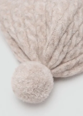 Bonnet à pompon en tricot