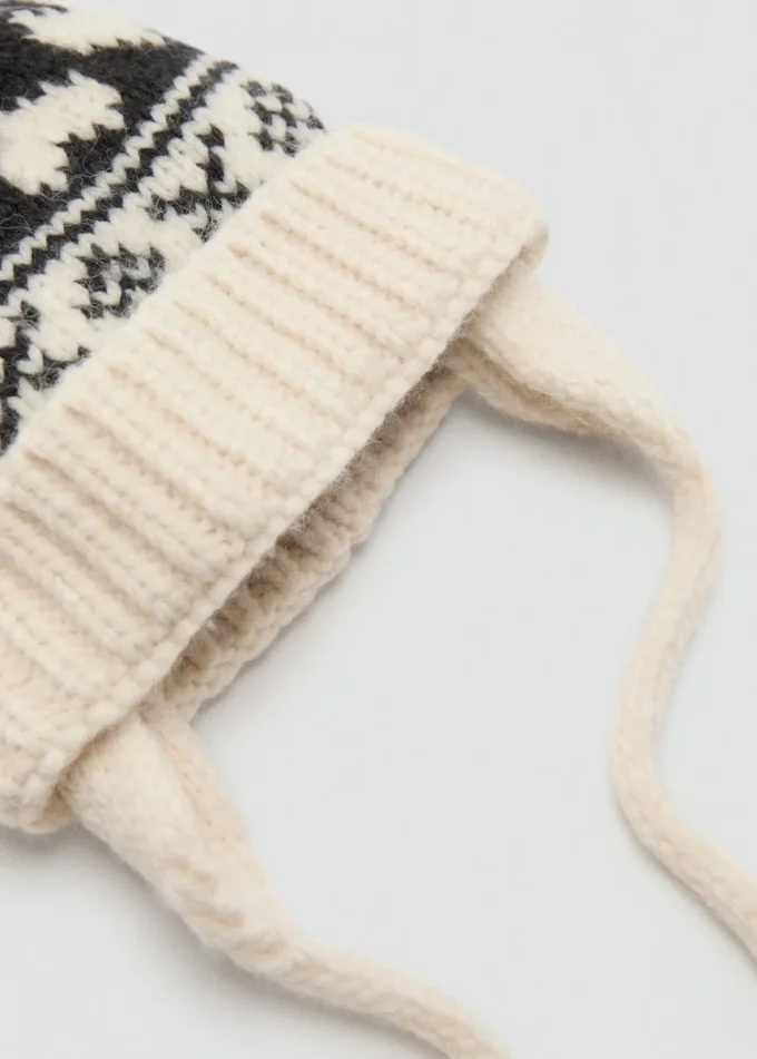 Bonnet à pompon en tricot