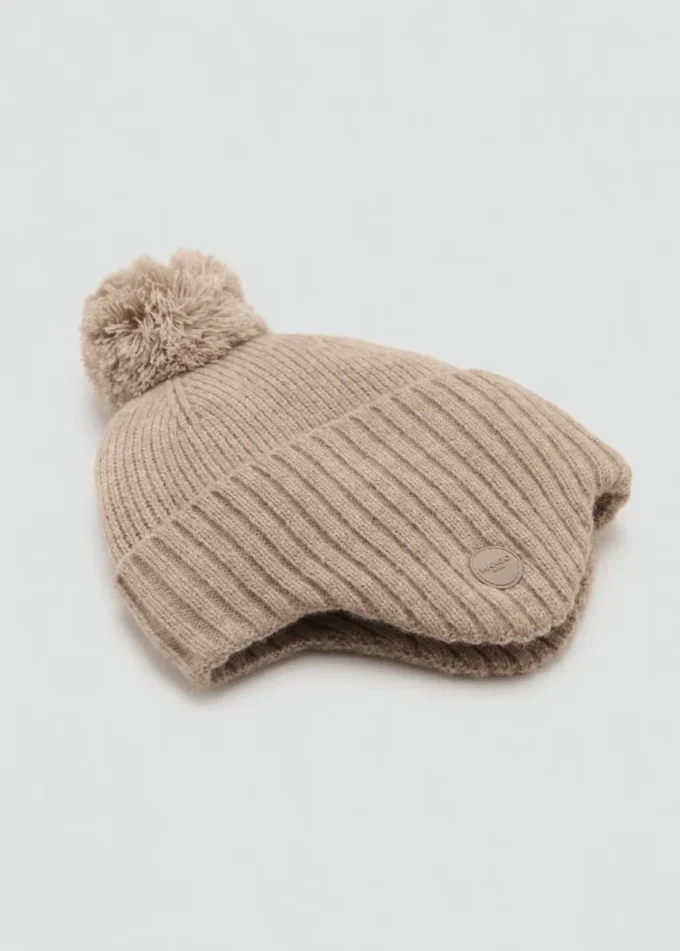 Bonnet à pompon en tricot