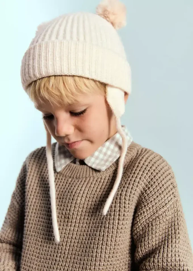 Bonnet à pompon en tricot