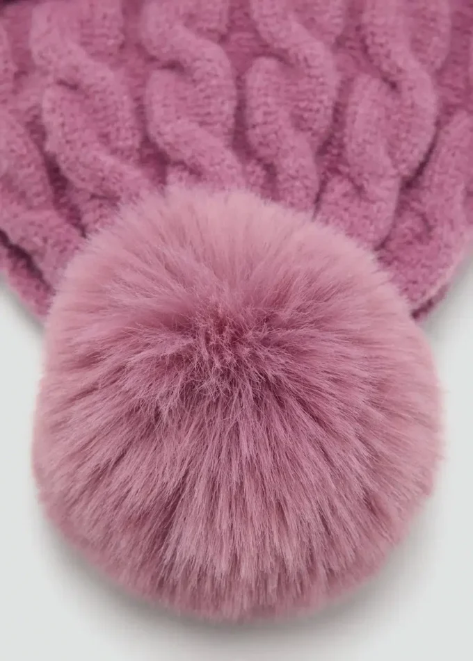 Bonnet à pompon en tricot
