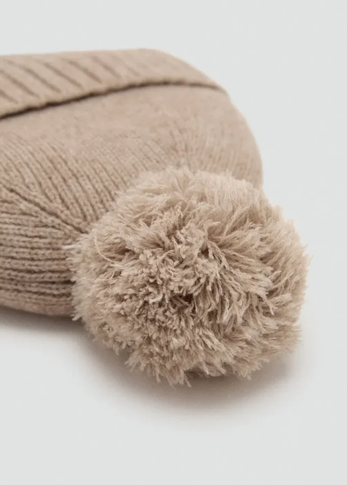 Bonnet à pompon en tricot