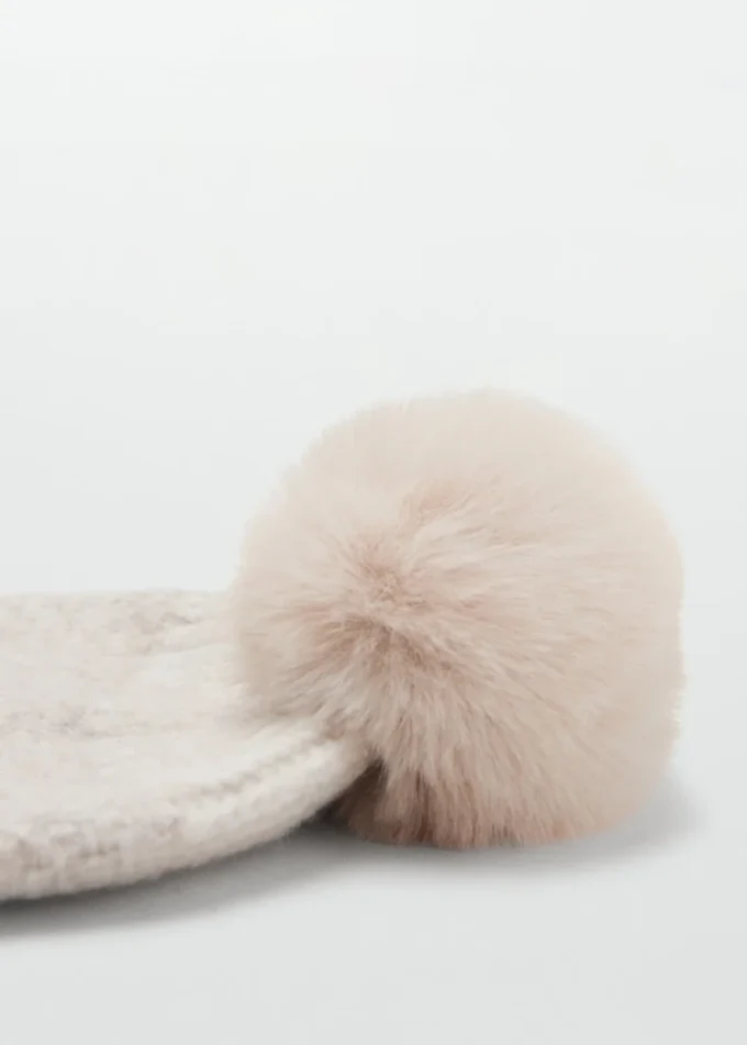 Bonnet à pompon en tricot