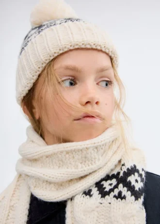 Bonnet à pompon en tricot