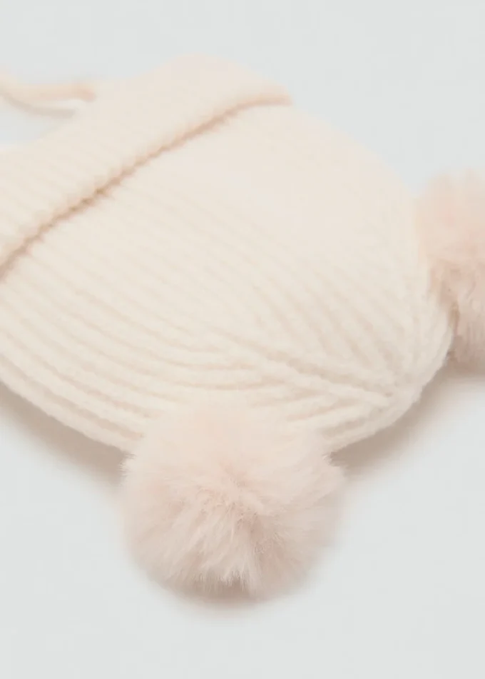 Bonnet à pompon en tricot