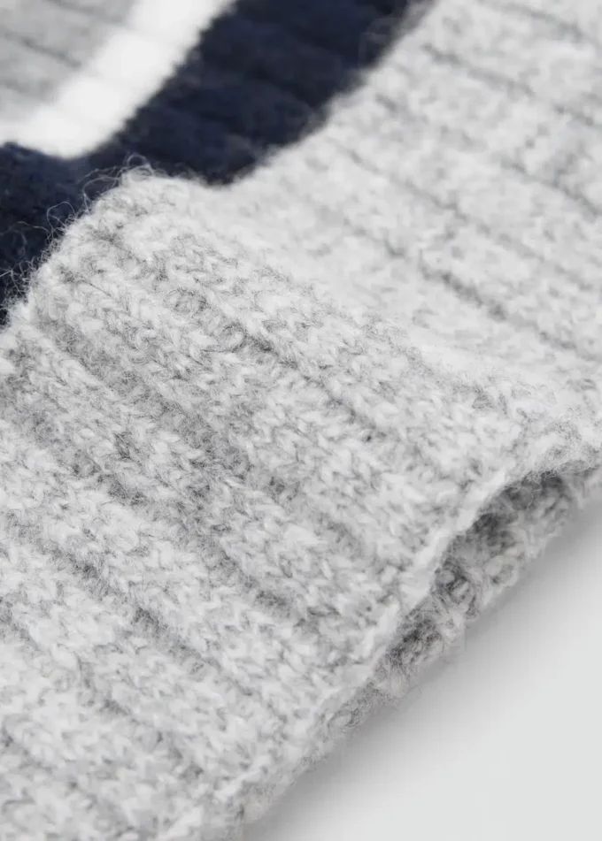 Bonnet à pompon en tricot