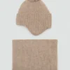 Bonnet à pompon en tricot