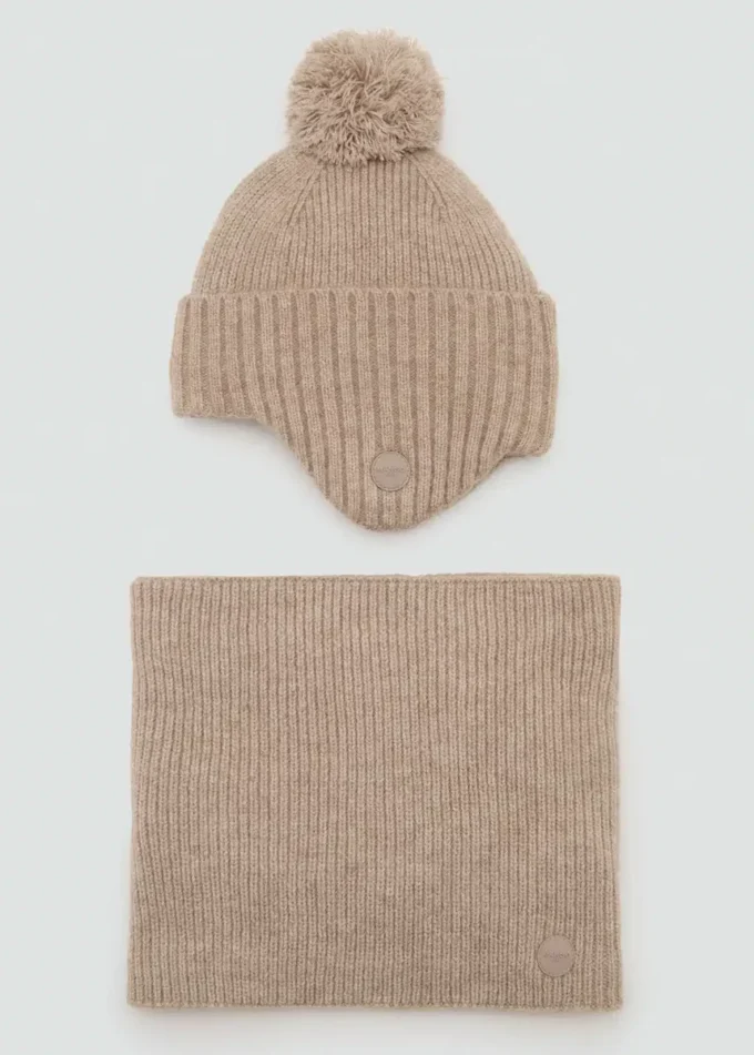 Bonnet à pompon en tricot