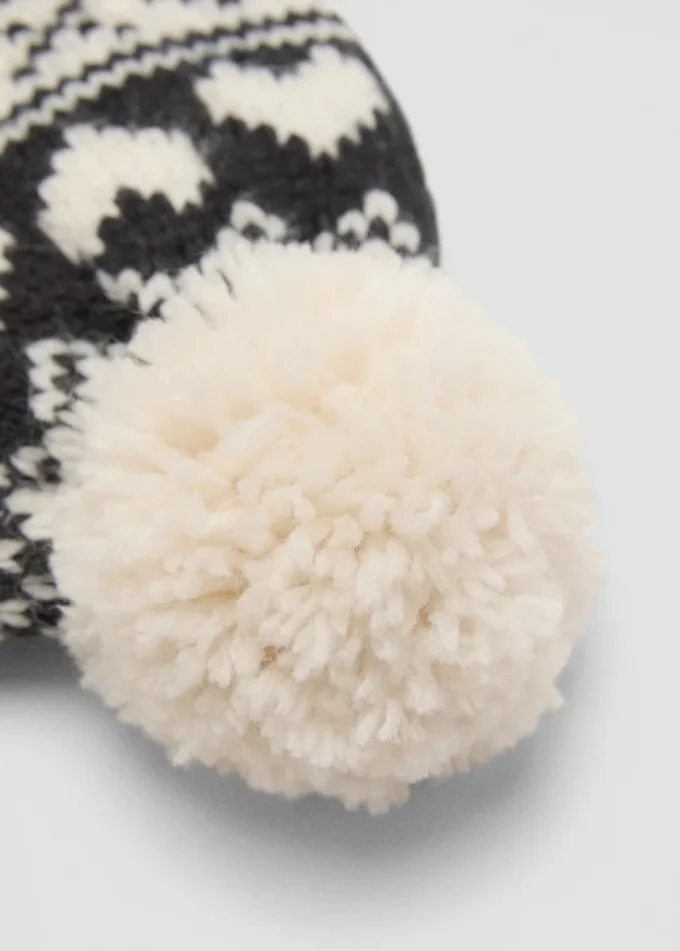 Bonnet à pompon en tricot