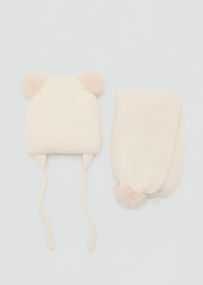 Bonnet à pompon en tricot