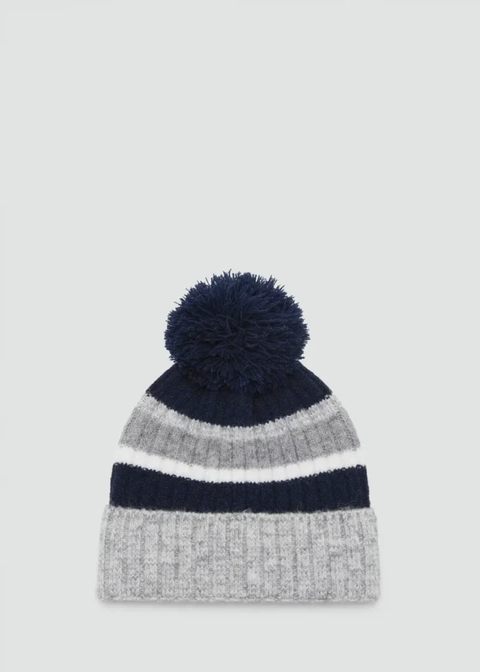 Bonnet à pompon en tricot