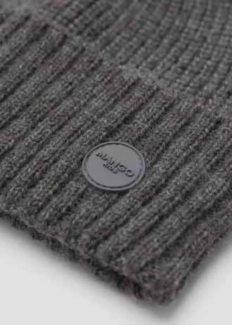 Bonnet tricoté avec revers