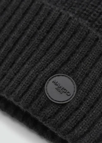 Bonnet tricoté avec revers