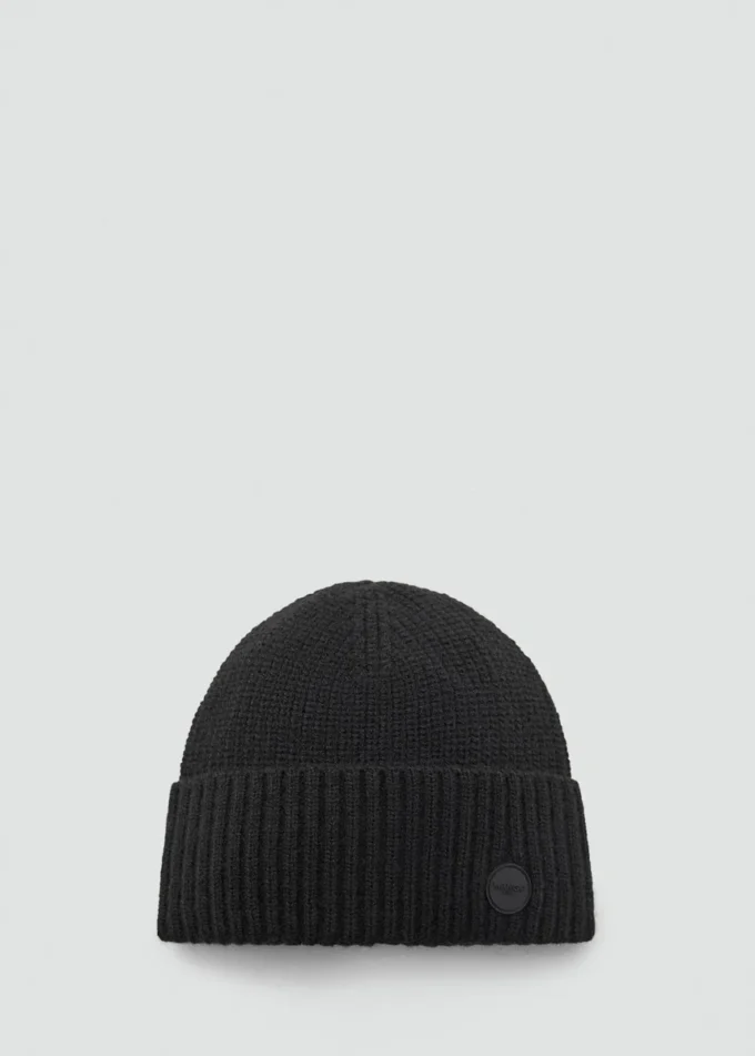Bonnet tricoté avec revers