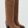 Bottes à talons en cuir