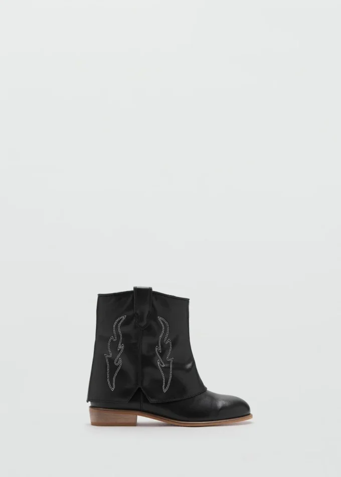 Bottines en cuir avec détails brodés