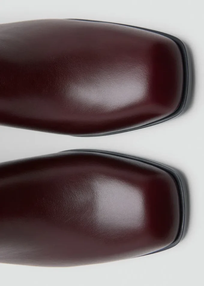 Bottines en cuir à bout carré