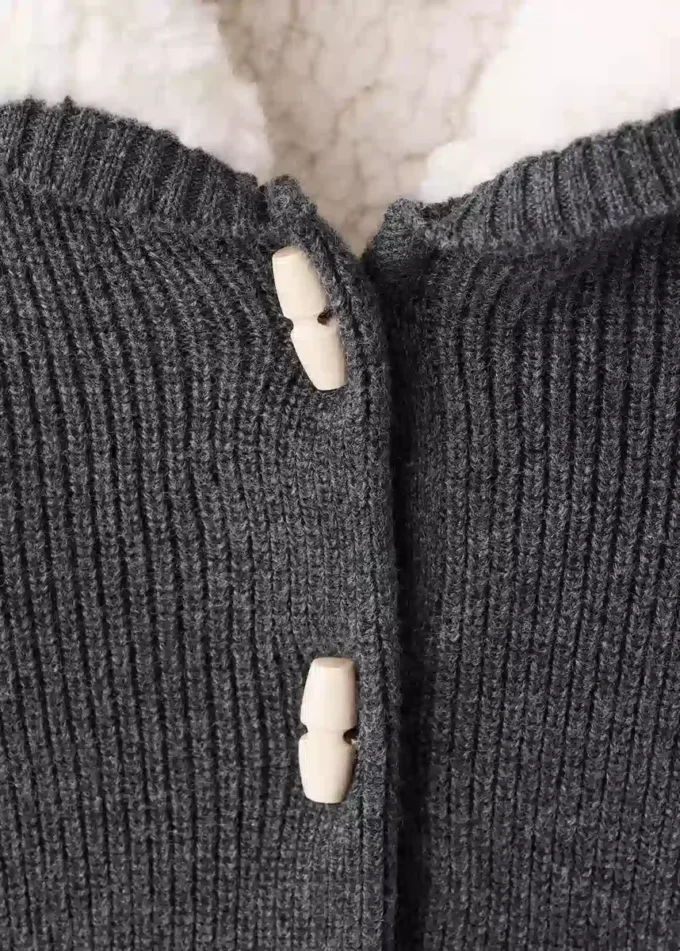Cardigan à capuche en peau lainée