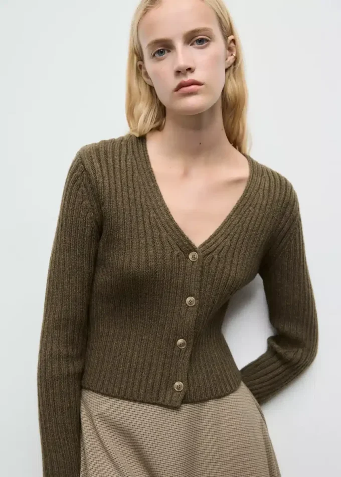 Cardigan côtelé à col en V