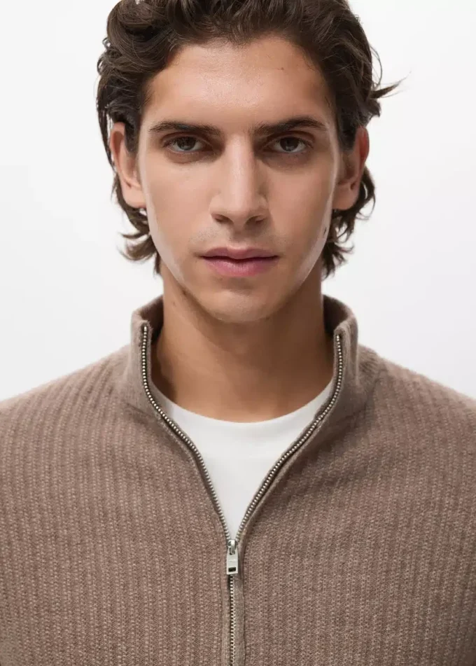 Cardigan en maille côtelée avec fermeture éclair