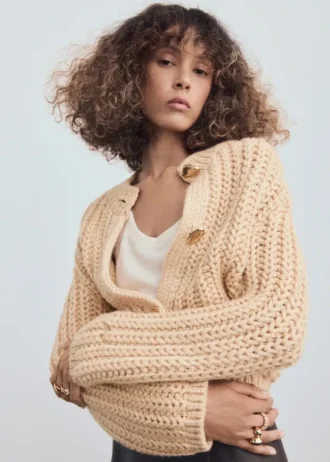 Cardigan en maille épaisse avec boutons bijoux