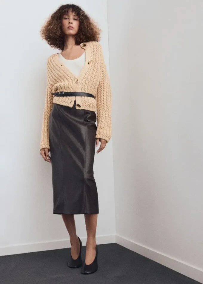 Cardigan en maille épaisse avec boutons bijoux
