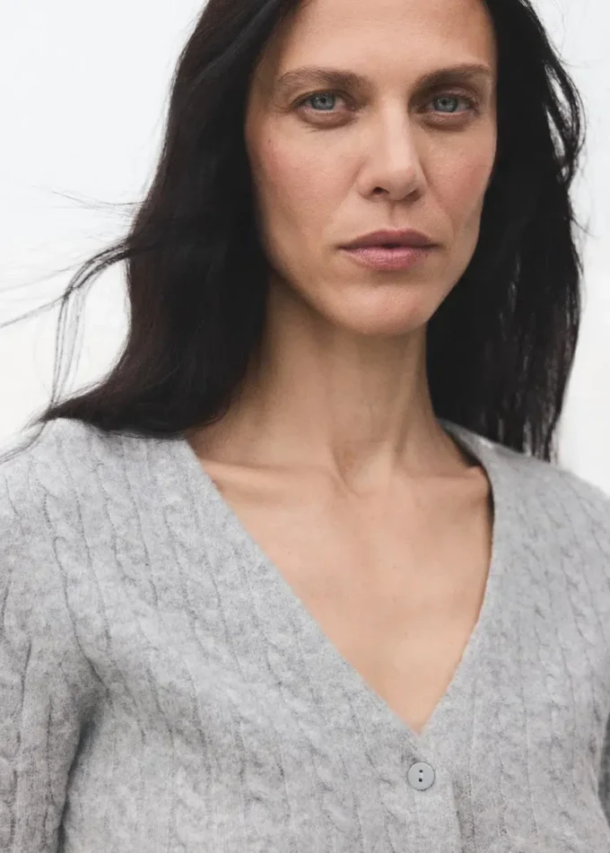 Cardigan tricoté tressé