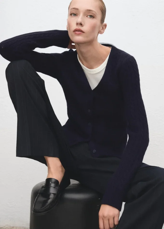 Cardigan tricoté tressé