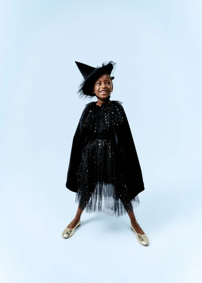 Chapeau de sorcière avec étoiles en tulle Chapeau de sorcière avec étoiles en tulle