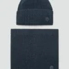 Bonnet tricoté avec revers