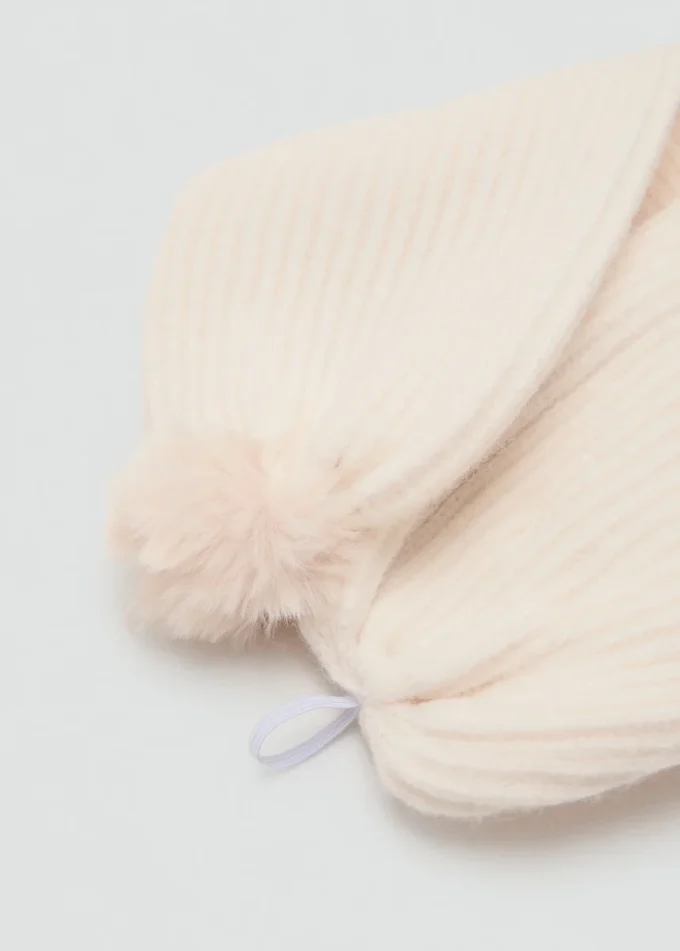 Écharpe en tricot à pompons