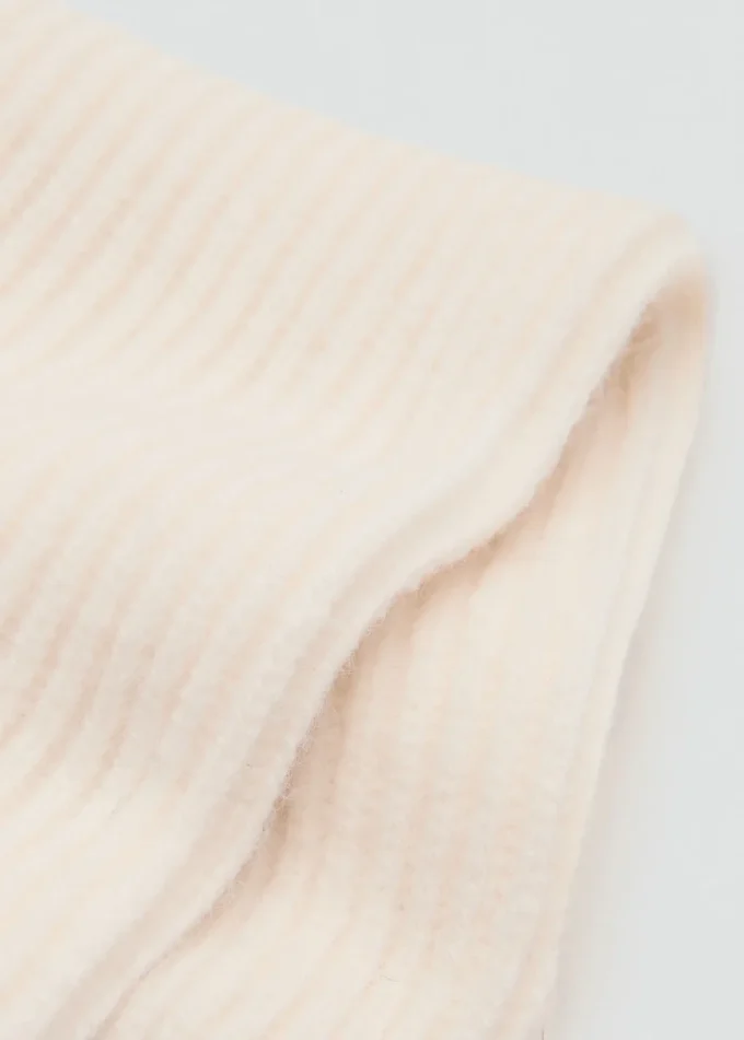 Écharpe en tricot à pompons