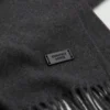 Écharpe unie à franges Écharpe unie à franges