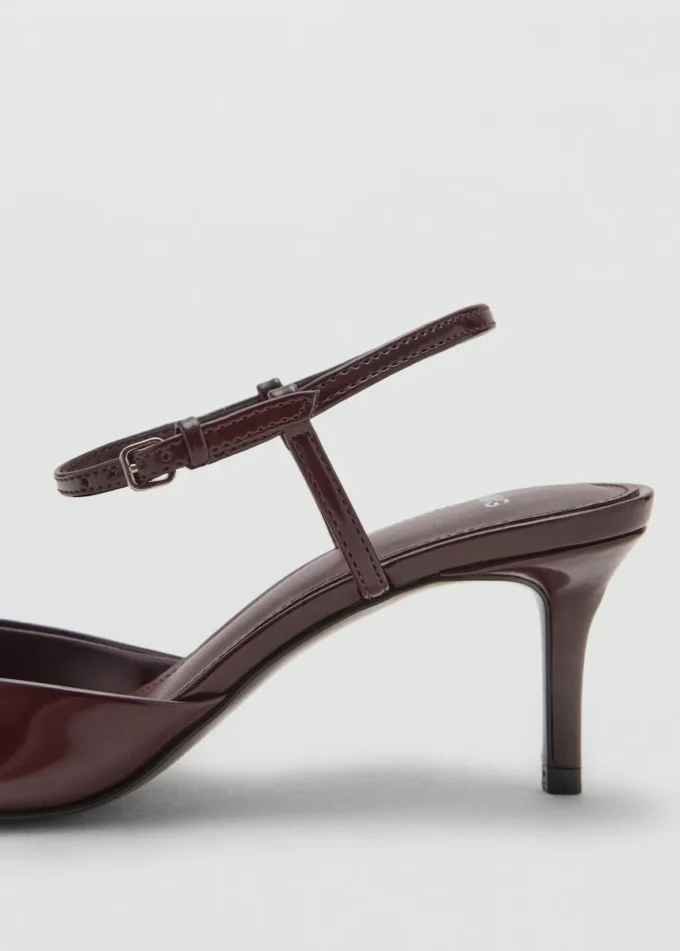 Chaussures à talons bobines avec bride à la cheville