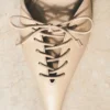 Chaussures à talons hauts et lacets