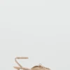 Chaussures à talons hauts et lacets