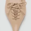 Chaussures à talons hauts et lacets