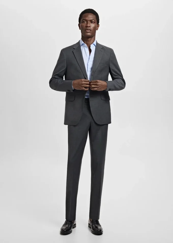 Chemise de costume structurée coupe ajustée Chemise de costume structurée coupe ajustée