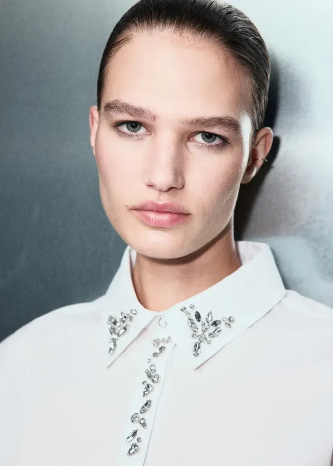 Chemise à détails en cristal