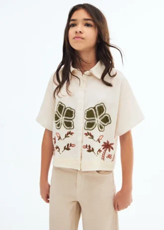 Chemise en lin brodée de fleurs