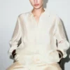 Chemise en satin avec strass