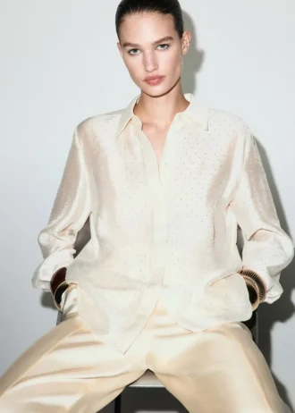 Chemise en satin avec strass