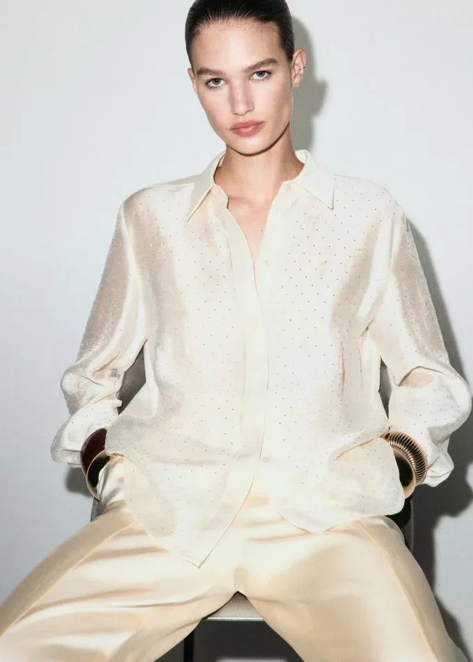 Chemise en satin avec strass