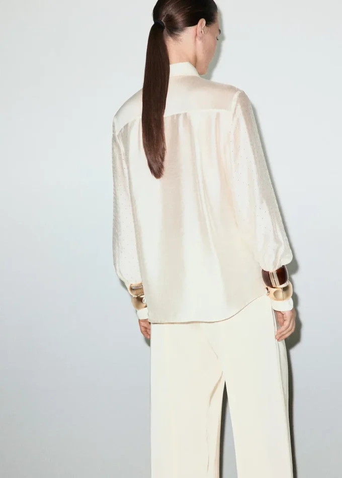 Chemise en satin avec strass